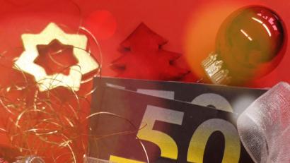 Bild: exb
Von einem Taxi-Gutschein unterm Christbaum profitieren nicht nur die Jugendlichen. Das Angebot gibt auch den Eltern Sicherheit, wenn ihr Kind nachts unterwegs ist.