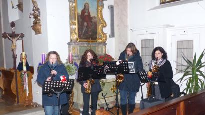 Bild: hme
Die Saxophonistinnen der Musikschule König beim Konzert in St. Barbara.