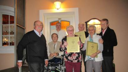 Bild: exb
Von links: Dieter Amann, Karl Gröschl, Traudl Mirz, Josef Barth, Anna Barth und Peter Hammer.