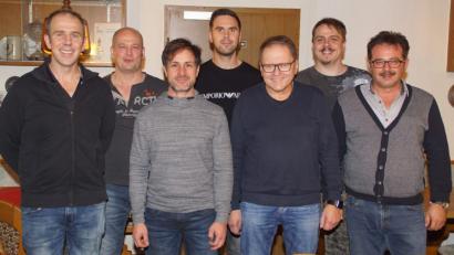 Bild: mmj
Markus Rosenmüller (links) führt mit den gewählten Vorstandsmitgliedern die Faschingsgesellschaft Weiding.
