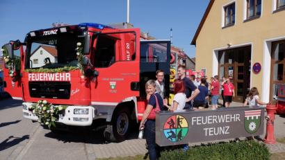 Bild: tkr
Das neue Löschfahrzeug prägte den Jahresverlauf bei der Teunzer Wehr. Die aktive Truppe hat damit ein Werkzeug bekommen, um ihr Können gut umzusetzen. Das dreitägige Fest zur Fahrzeugsegnung wird in die Vereinsgeschichte eingehen.