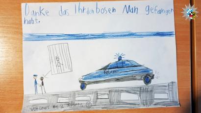 Bild: Facebook/Polizei Mittelfranken
Das Bild, das der kleine Junge der Polizei zum Dank für deren Einsatz schenkte.