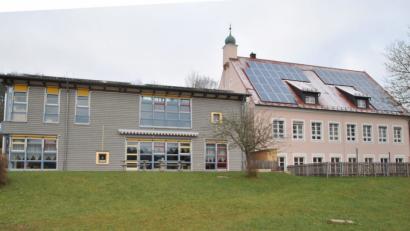 Bild: no
Die Außenansicht der Kindertagesstätte St. Vitus. Rechts befindet sich der Altbau, in dem die meisten Sanierungsmaßnahmen erforderlich sind.