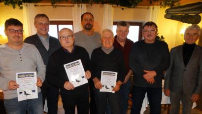 Bild: ct
Die erfolgreichsten Züchter des Jahres 2018 in der Reisevereinigung Sulzbach-Rosenberg sind (von links) Günther Späth, Vorsitzender Ludwig Maul, Alfred Heinz, Hans Pirner, Hans Grünbauer, Flugleiter Wolfgang Burger, Josef Paulus und Josef Huber.