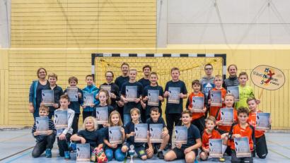 Bild: Michael Hellmuth/exb
Die Sieger der Junioren-Teams bei den Fußballmeisterschaften der Ministranten
