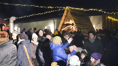 Bild: ü
Hunderte von Menschen kommen zum Auftakt des SC-Jubiläumsjahres auf das Gelände des Sportclubs.
