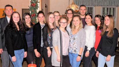 Bild: tu
Der Vorstand der "Prinzengarde Pleystein" mit den restlichen Gründungsmitgliedern und Bürgermeister Rainer Rewitzer (links).