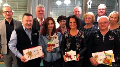 Bild: mef
„Ein Jahr ohne personelle Veränderungen im Team der Gemeinde“ hielt Bürgermeister Günter Stich beim Jahresabschluss im „Weißen Rössl“ fest. Ausgezeichnet wurden auch zahlreiche Dienstjubilare.