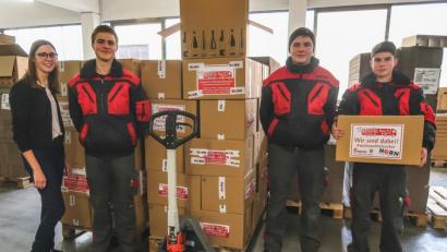Bild: exb
Die Azubis der Firma Horn haben 57 Pakete für die „Weihnachtstrucker“ zur Sammelstelle gebracht.