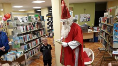 Bild: exb
Die Zeit vor Weihnachten ist in der Bücherei immer besonders spannend, zumal der Nikolaus kleine Geschenke verteilt. .