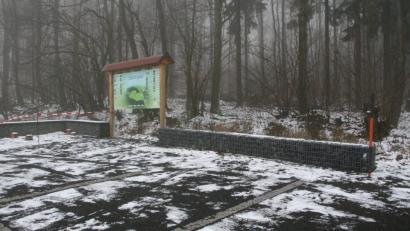 Bild: wro
Wo genau der neue Wanderparkplatz an diesem Bereich entlang des Ortseingangs von Herzogöd entstehen soll, ließ Bürgermeister Braun noch offen. Angeregt wurde er von den Bewohnern selber.