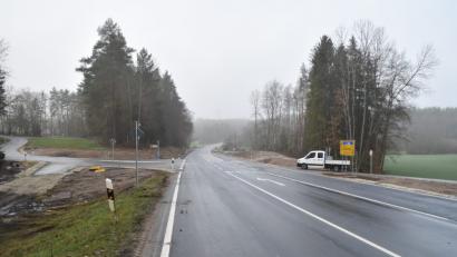 Bild: Andreas Royer
Eine Linksabbiegespur soll die Einfahrt nach Grund auf der B 85 sicherer machen.