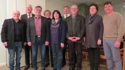Bild: kö
Stellvertretender Landrat Arnold Kimmerl (Zweiter von links) gratulierte dem ILE-Führungsteam zur Wahl (von links): Hans Eibauer, Arnold Kimmerl, Reiner Gäbl, Maria Baumer, Birgit Höcherl, Manuel Lischka, Georg Köppl, Barbara Hanauer und Gerald Reiter.