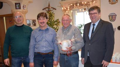 Bild: bö
Peter Preußl (zweiter von rechts) mit (von links) Thilo Gawlista, Peter Siedler und Bürgermeister Peter Braun.