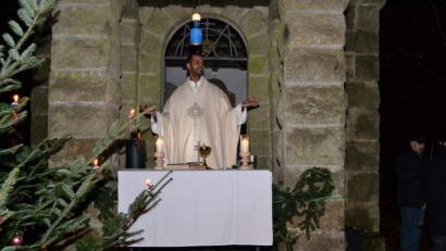Bild: hcz
Pater Mejo Jose an der Kapelle an der "Heiligen Staude".