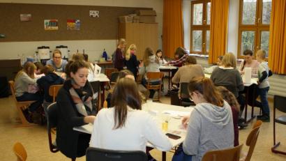 Bild: bjp
Vier vergnügliche Stunden verbrachten 20 Mädchen und Buben bei der "Wir warten aufs Christkind"-Aktion der Gemeinde Trabitz. Bild: bjp