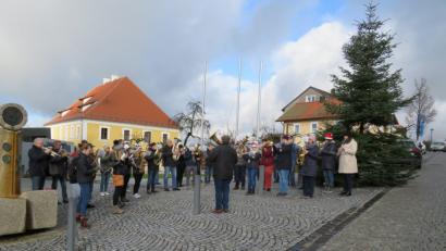 Bild: adj
Mit weihnachtlichen Liedern verkündet die Jugendblaskapelle Parkstein die Geburt Jesu.