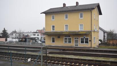 Bild: bnr
Die Deutsche Bundesbahn investiert in den Bahnhof Wernberg. Im Januar werden die Pläne dem Marktrat vorgestellt.