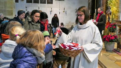 Bild: wbe
Ein Herz mit dem Text der Weihnachtsgeschichte durften alle Kinder mit nach Hause nehmen.