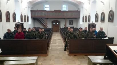 Bild: mor
Zur Weihnachtsandacht kamen die Soldaten und zivilen Mitarbeiter des DMV in der Annabergkirche zusammen.