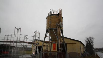 Bild: bjp
Das neue Streusalzsilo auf dem Bauhofgelände in Pressath ist inzwischen einsatzbereit.
