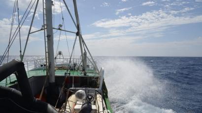 Bild: 	 Friedhold Ulonska
Ein Schiff von Sea-Eye kreuzt vor der libyschen Küste.