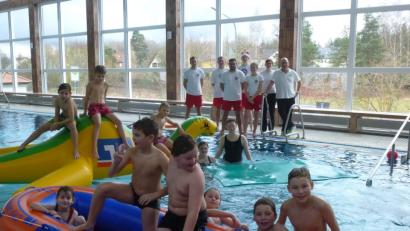 Bild: bk
Die Kinder hatten an Heiligabend Riesenspaß im Hallenbad.