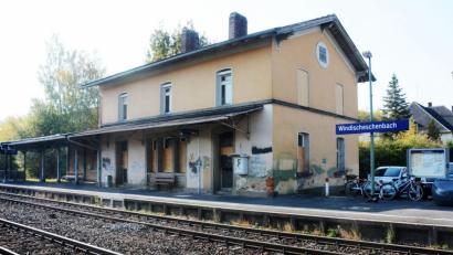 Bild: Gabi Schönberger
Auf Umwegen ersteigert die Stadt Windischeschenbach das Bahngelände vor ihrer Haustür.