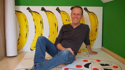 Bild: bl
Extremkünstler Michael Werner erinnert sich immer wieder gern an die Aktionen, die enorm anstrengend waren, ihm aber auch viel Anerkennung eingebracht haben.