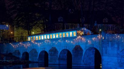 Bild: tr
Der Tirschenreuther Weihnachtsmarkt erstrahlte 2018 in der Farbe Eisblau.
