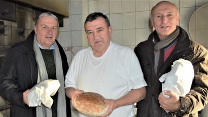 Bild: rgr
Hans Speckners Steinofen-Brot ist auch über Grafenwöhr hinaus bekannt.