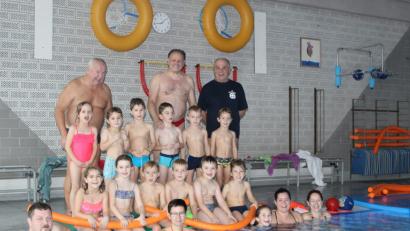 Bild: exb
Die Kinder können mit Stolz ihr erstes Schwimmabzeichen tragen.