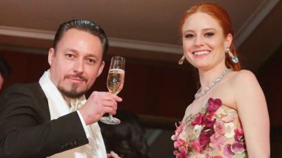 Bild: Georg Hochmuth/dpa
Model Barbara Meier und ihr Verlobter, der Unternehmer Klemens Hallmann, beim Wiener Opernball. (zu dpa "Model Barbara Meier ist verlobt" am 16.05.2018) Foto: Georg Hochmuth/APA/dpa +++ dpa-Bildfunk +++ / Urheber: Georg Hochmuth