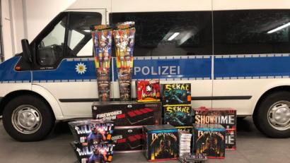 Bild: Bundespolizei Waidhaus
„Mutant“, „Flash Bangers“ oder „Mao Ce Bum“: Die Erfinder geben sich viele Mühe bei den Namen ihrer Knallkörper – in Sachen Sicherheit ist das meist weniger der Fall.