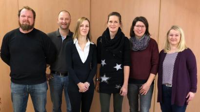 Bild: no
Elternbeirat und Förderverein leeren in der Kita St. Vitus einen Sack voll Spielsachen aus. Von links bei der Übergabe Benjamin Günsche, Andreas Fuchs, Sabrina Stippe, Sabrina Bauer, Regine Pesold und Petra Luber.