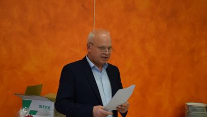 Bild: bnr
Baudirektor Gottfried Weishäupl ist beim Staatlichen Bauamt zuständig für die Straßen im Landkreis Schwandorf. Im Jahr 2018 wurden 14 Millionen Euro in der Erhalt der Staats- und Bundesstraßen investiert.