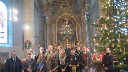 Bild: jzk
Die Jugendblaskapelle hält an der Tradition des Weihnachtsgottesdienstes fest.