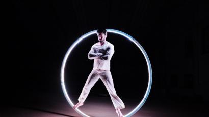 Bild: Laura Schneider
Ein Kanadier in den Diensten der Traumfabrik: Hugo Noel und sein beleuchtetes Rad, auf dem er faszinierende Runden dreht.