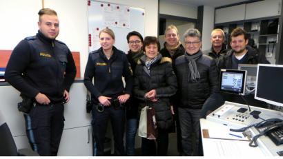Bild: Hirsch
Bei ihrem Besuch in der Polizeiinspektion dankten die Sozialdemokraten den Beamten für ihren Einsatz.