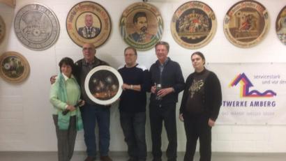 Bild: lj
Die besten Schützen bei der Siegerehrung (von links): Gerda Lettl, Scheibenstifter Josef Gruber, Sieger Karl Mulzer, Alfred Kleylein und Sportleiterin Regina Feuerer.