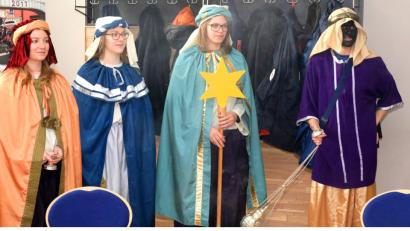 Bild: njn
In der katholischen Pfarrei sind die Sternsinger am heutigen Freitag und am morgigen Samstag im Dienste armer Kinder unterwegs.