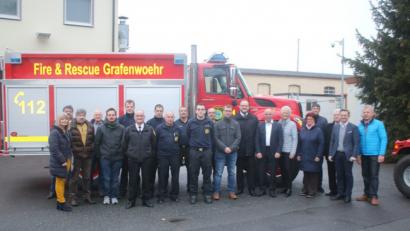 Bild: sne
Der CSU-Ortsverband Grafenwöhr stattete wie jedes Jahr der Lagerfeuer zu Silvester einen Besuch ab.