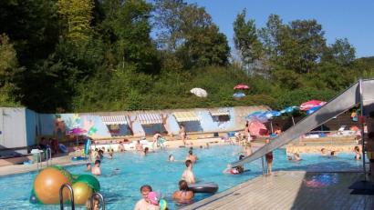 Bild: rrd
Der Eintritt ins Hirschbacher Bad wird etwas teurer im Sommer 2019. Das hat der Gemeinderat in seiner jüngsten Sitzung entschieden.