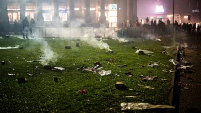 Symbolbild: Christoph Schmidt/dpa
Was übrig bleibt von der ganzen Feiertagseuphorie ist viel Schall und Staub.