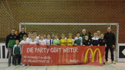 Bild: Kunz
Die Siegermannschaft von der SG Kirchenlaibach mit den Kapitänen aller Teams und den besten Spielern.