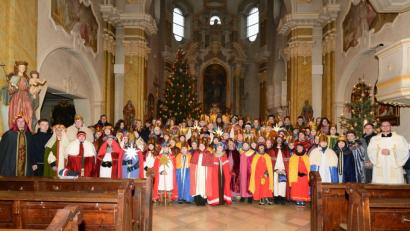 Bild: bey
Die Sternsinger sind in Vohenstrauß unterwegs.