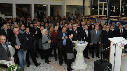 Bild: gfr
So viele Besucher wie noch nie sind zum Neujahrsempfang der Gemeinde Poppenricht in die Aula der Grundschule gekommen.
