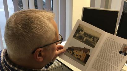 Bild: Held
In "Neues aus dem Stadtarchiv Schwandorf" gibt Archivar Josef Fischer einen kleinen Überblick über die Bestände und lockert diese mit lokalgeschichtlichen Themen auf.