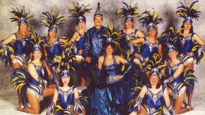 Bild: sön
Die Prinzengarde der Session 1998/1999 mit Prinz Harry I. und Prinzessin Heidi I.