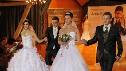 Archivbild: ads
Höhepunkt der Hochzeitsgala in Schloss Theuern ist auch diesmal eine Brautmodenschau.